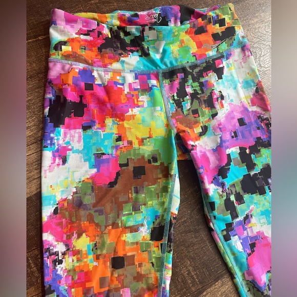 2🌎’s/$66~Saucony “The Scoot” Crop Athletic Running Yoga Leggings~Size M - Picture 8 of 16